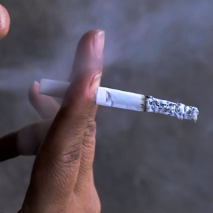OMS lança campanha para ajudar fumantes a deixar o hábito