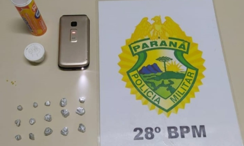 Homem é preso por tráfico com 15 pedras de crack em Rio Negro