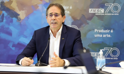 Indústria puxa retomada em 2020, mas reformas e controle fiscal condicionam crescimento para 2021