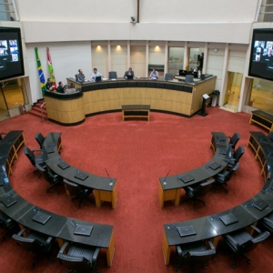 Coronavírus: Deputados questionam gestão da saúde estadual