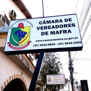 Ao invés de curso para vereadores, uma casa de apoio na Capital, que tal?