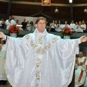 Padre Rafael Fuchs completa sete anos de vida sacerdotal em Rio Negro