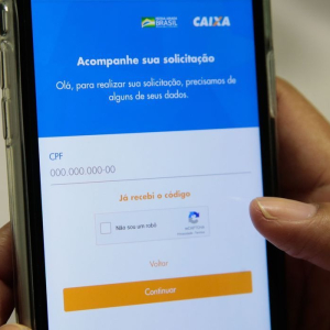 Justiça suspende exigência de CPF regular para auxílio emergencial