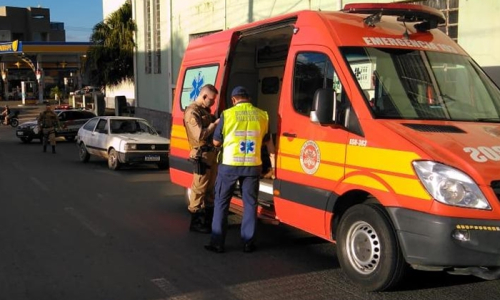 Homem de 61 anos fica ferido após atropelamento no Centro de Mafra