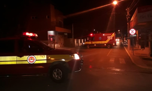Motociclista fica gravemente ferido após colisão com carro na Vila Nova