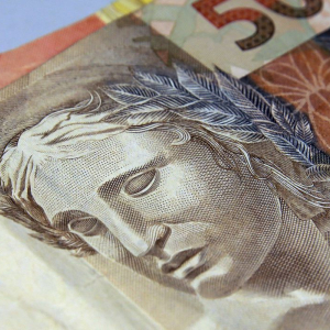 Especialistas destacam importância de se ter reserva financeira