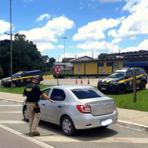 Homem procurado por estupro é preso pela PRF na BR-116, em Mafra