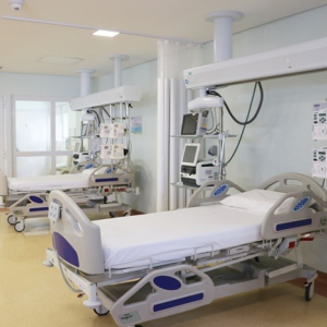 Saúde empresta 900 mil itens do kit intubação para hospitais de SC