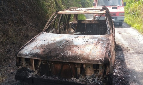 Carro pega fogo na localidade de Rio Itajaí, em Santa Terezinha
