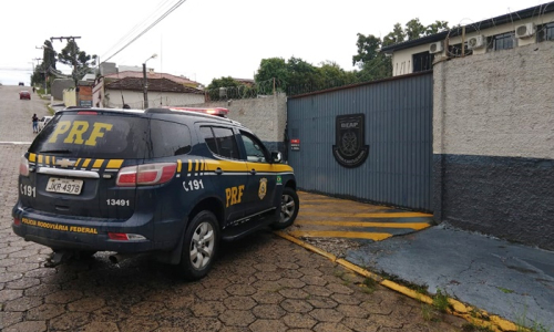 Homem condenado por dirigir embriagado é preso na BR-116, em Mafra