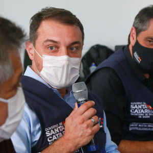 Aumento de internações por covid-19 acende alerta em SC