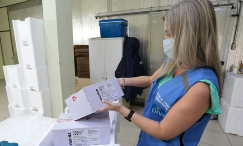Decisão do STF abre caminho para SC comprar vacina da Pfizer