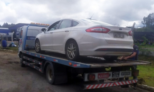 Motorista é flagrado com licenciamento atrasado e R$ 12 mil em débitos na BR-280, em Mafra