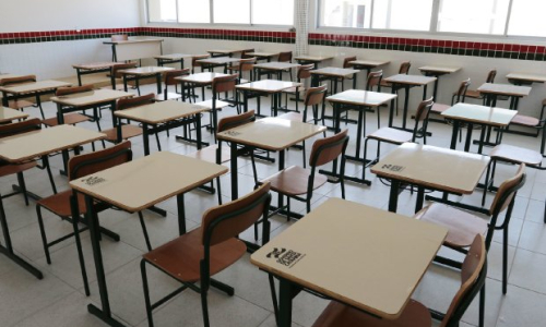 Professores da rede estadual decidem por paralisação das aulas presenciais em SC