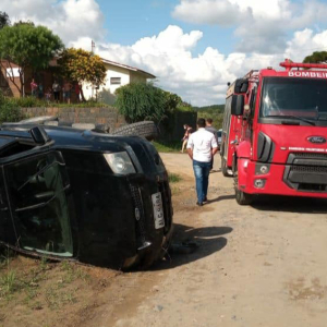 Mulher grávida é atropelada e veículo tomba em Itaiópolis