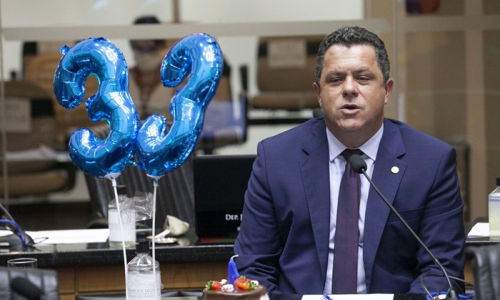 Deputado pede afastamento de líder do governo do julgamento de Moisés