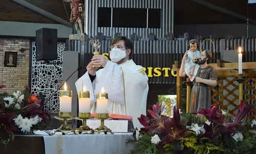 Padre exalta o amor e a partilha durante celebração da Páscoa