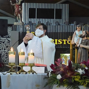 Padre exalta o amor e a partilha durante celebração da Páscoa