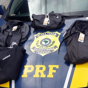 Suspeitos de furto em loja de Mafra são presos na BR-280, em Rio Negrinho