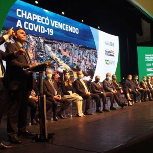 "Não haverá lockdown nacional”, garante Bolsonaro em Chapecó