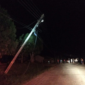 Motorista embriagado é preso em flagrante após bater em cinco postes em Mafra