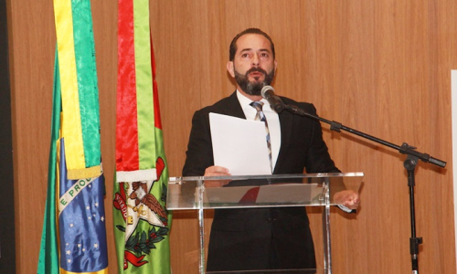 Comin destaca papel do MPSC nas crises enfrentadas por SC
