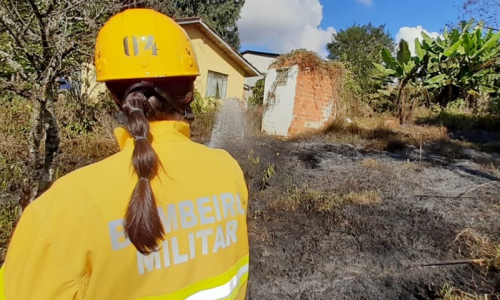 Bombeiros registram dois incêndios em áreas de vegetação em Mafra