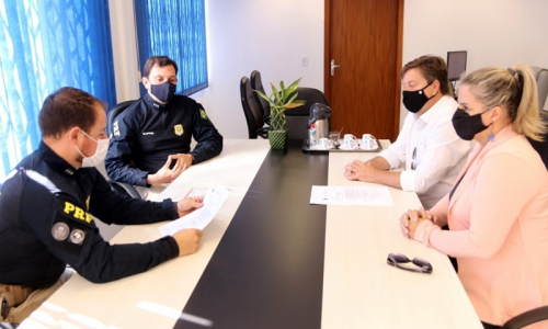PRF é homenageada por maior apreensão de drogas em Mafra