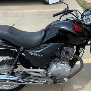 Moto Honda é furtada no centro de Mafra