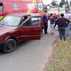 Motociclista fica ferida em acidente de trânsito na Vila Ivete