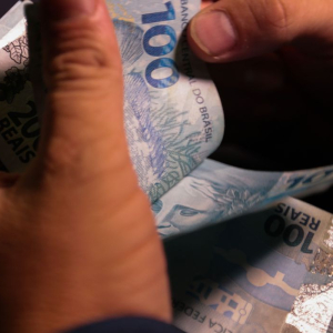 Brasileiros já pagaram mais de R$ 1 trilhão em impostos este ano