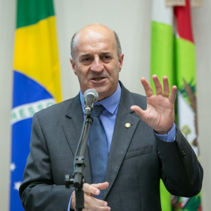 Para líder do governo de SC, debate ideológico cansou e população quer resultados