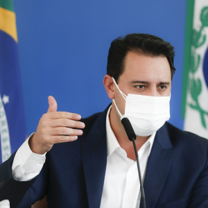 Ratinho Junior afirma que toda a população adulta do PR será vacinada até setembro