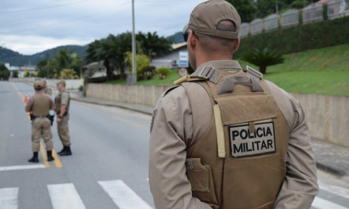 Governo negocia aumento salarial para trabalhadores da segurança pública de SC