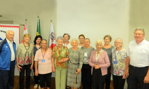 Clube de Amigas do Hospital São Vicente de Paulo faz doação à instituição