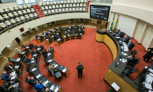 Aprovada PEC que desburocratiza repasses financeiros de SC aos municípios