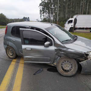 Acidente na BR-116 deixa mulher ferida em Mafra