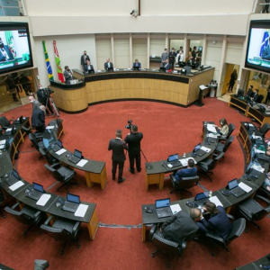 Reforma da Previdência passa pela primeira votação na Alesc