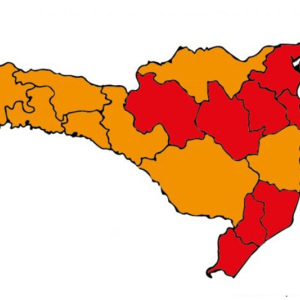 Depois de 28 semanas, Planalto Norte deixa classificação gravíssima de risco para covid