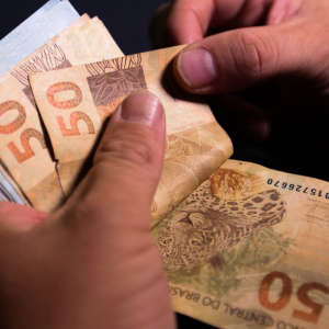 Campanha Serasa Limpa Nome renegocia dívidas por até R$ 100