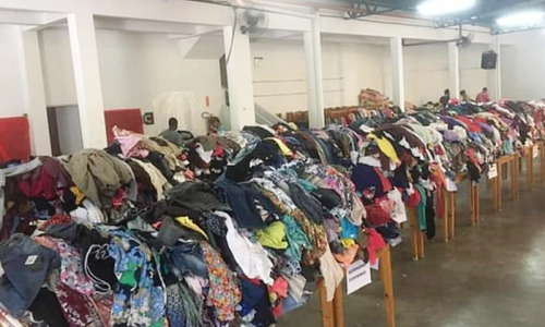 Atena promove bazar beneficente de roupas e móveis em Mafra