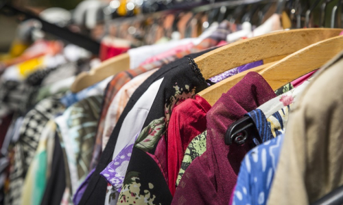 Rede Feminina de Combate ao Câncer promove bazar beneficente em Rio Negro