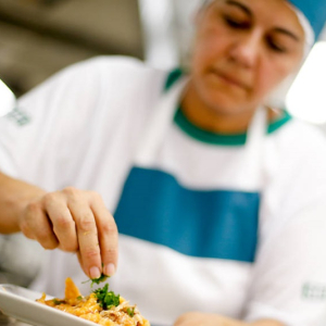 Educação de Mafra capacita merendeiras e lança desafio de receitas