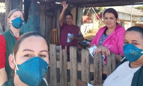 Agentes comunitárias realizam doações de máscaras