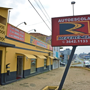 No mês de aniversário, Autoescola Referência vai sortear uma televisão de 50 polegadas