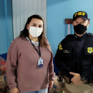 Atena recebe alimentos arrecadados em campanha nacional da PRF