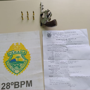 Com arma e mandado de prisão em aberto, homem é preso em Rio Negro
