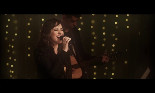 Riomafra Mix entrevista cantora gospel Lydia Moisés neste sábado