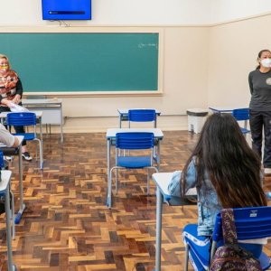 Paraná publica edital para contratação de professores e pedagogos
