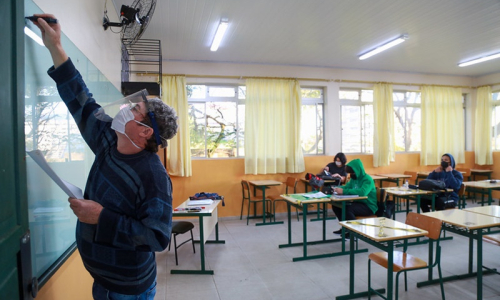 Bolsa Estudante é anunciada como combate à evasão escolar
